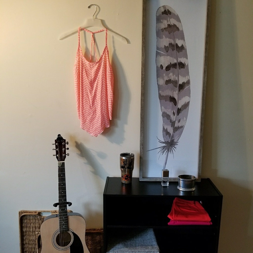 🏷3/$15 Corral chevron top medium